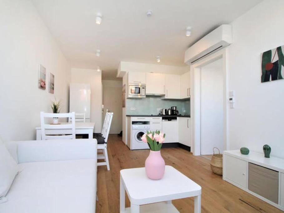City-Center Rooftop-Apartment Wina Bagian luar foto